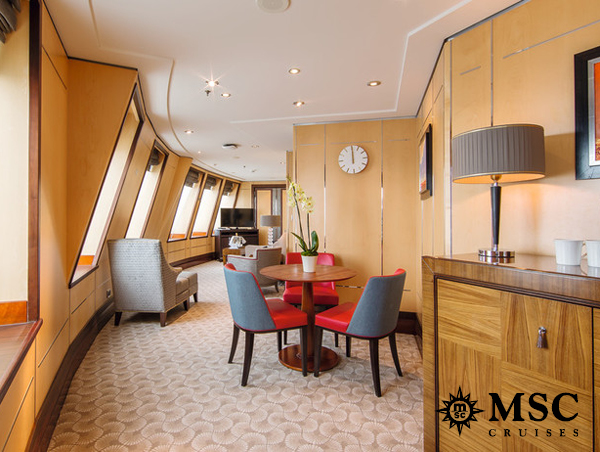 Queen Mary 2 Mary 25.jpg