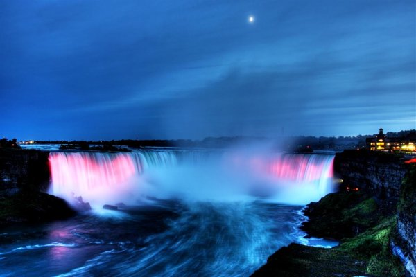 Eastern Explorer NiagarafallsNight_web.jpg