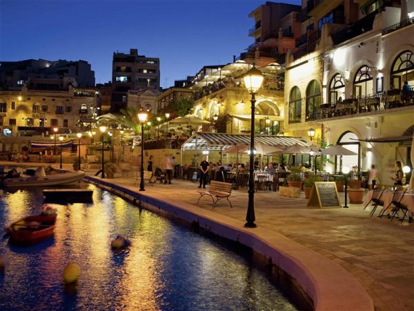 Malta Sliema Promenade (Medium).JPG