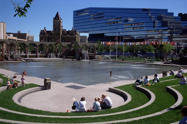 Canadian Contrasts TTC8107_attraction_001 (Medium).jpeg