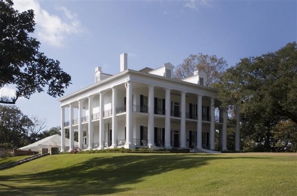 Gone With The Wind antebellum_house_natches (Medium).jpg