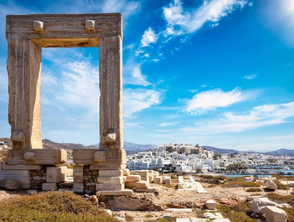 Island Cyclades destination-naxos.jpg