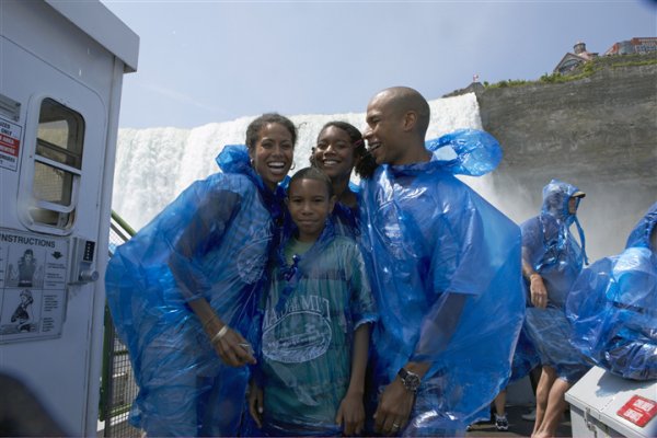 Family Fun in the East Canada maid-of-the-mist.jpg