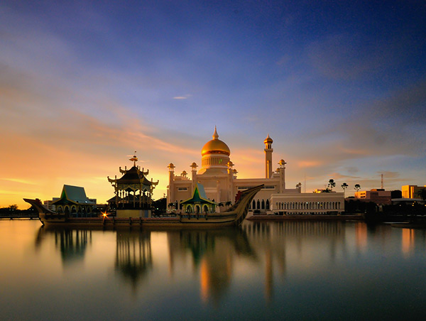 Brunei Darussalam mosque.jpg