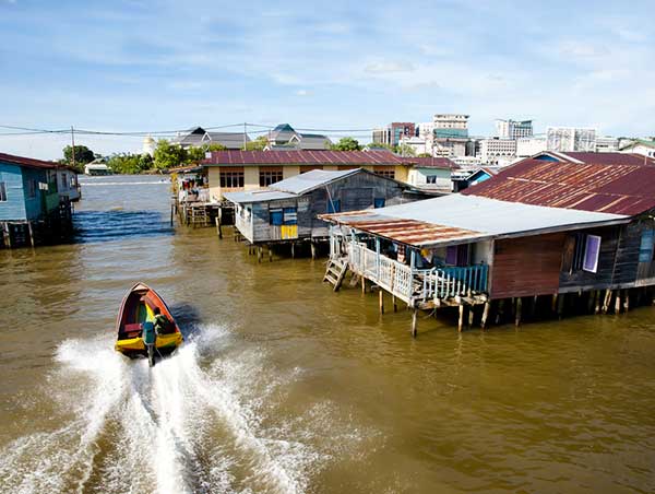 Brunei Darussalam village-water.jpg